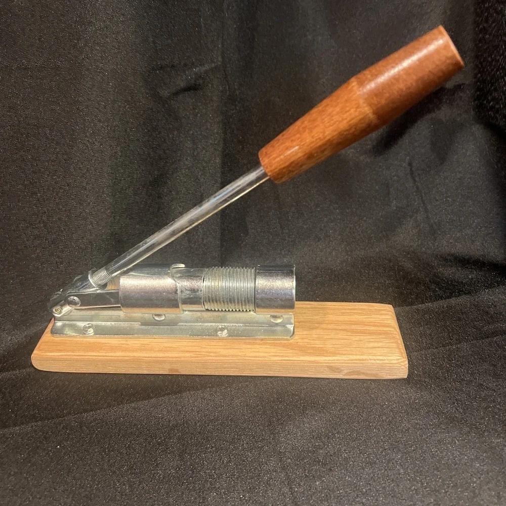 Vintage Reed's Rocket Nut Cracker Wood & Steel‎ Model 816 w/ Original Box